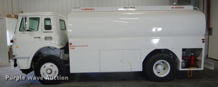 image for item GH9677 1978 International Cargo Star CO1850B fuel truck