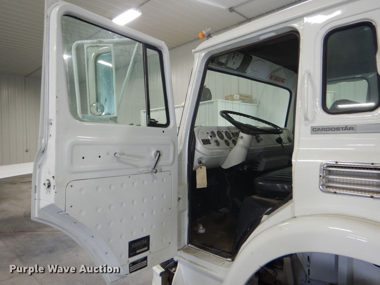 image for item GH9677 1978 International Cargo Star CO1850B fuel truck