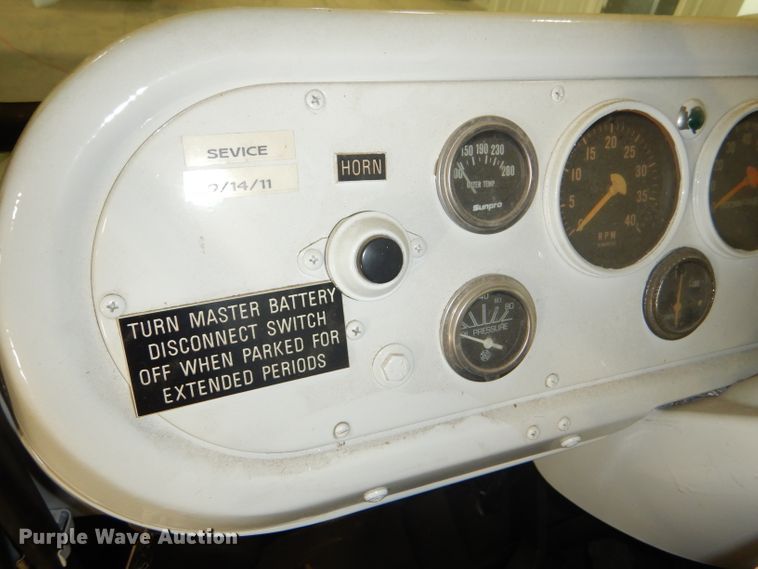 image for item GH9677 1978 International Cargo Star CO1850B fuel truck