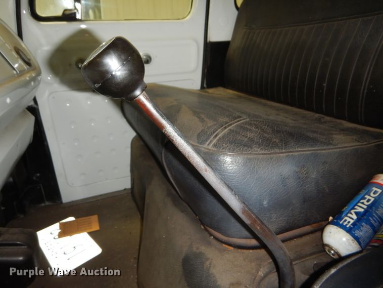 image for item GH9677 1978 International Cargo Star CO1850B fuel truck