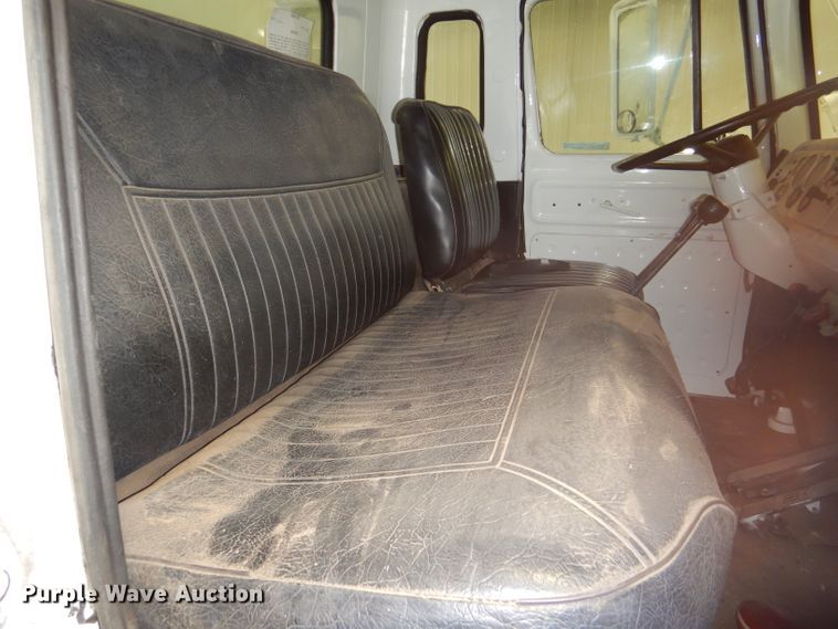 image for item GH9677 1978 International Cargo Star CO1850B fuel truck