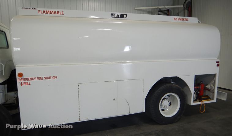 image for item GH9677 1978 International Cargo Star CO1850B fuel truck