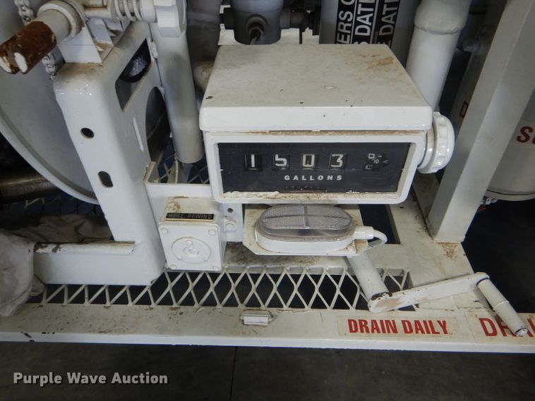 image for item GH9677 1978 International Cargo Star CO1850B fuel truck