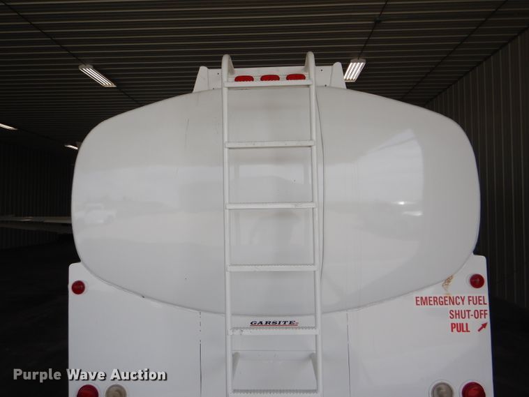 image for item GH9677 1978 International Cargo Star CO1850B fuel truck