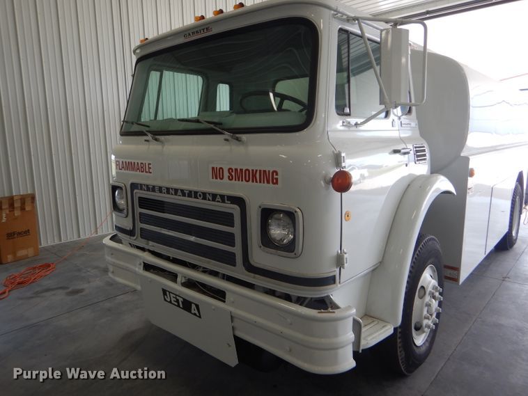 image for item GH9677 1978 International Cargo Star CO1850B fuel truck