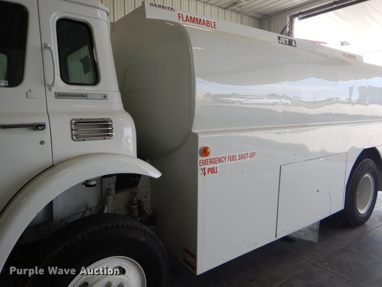 image for item GH9677 1978 International Cargo Star CO1850B fuel truck