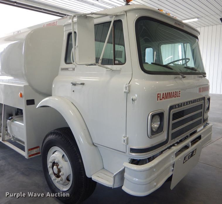 image for item GH9677 1978 International Cargo Star CO1850B fuel truck