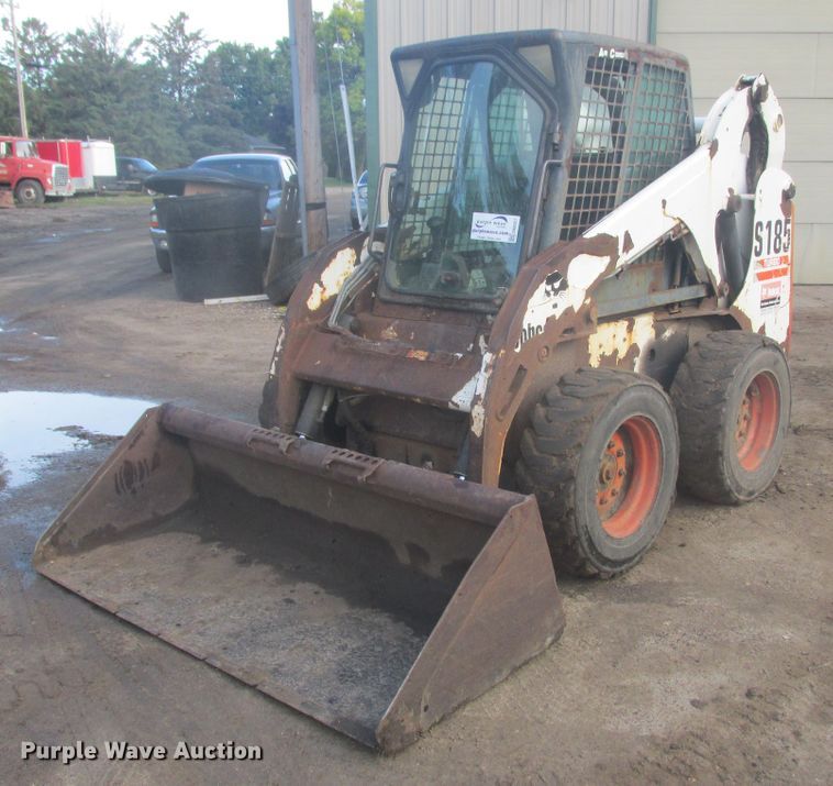 image for item DA8327 2002 Bobcat S185 skid steer