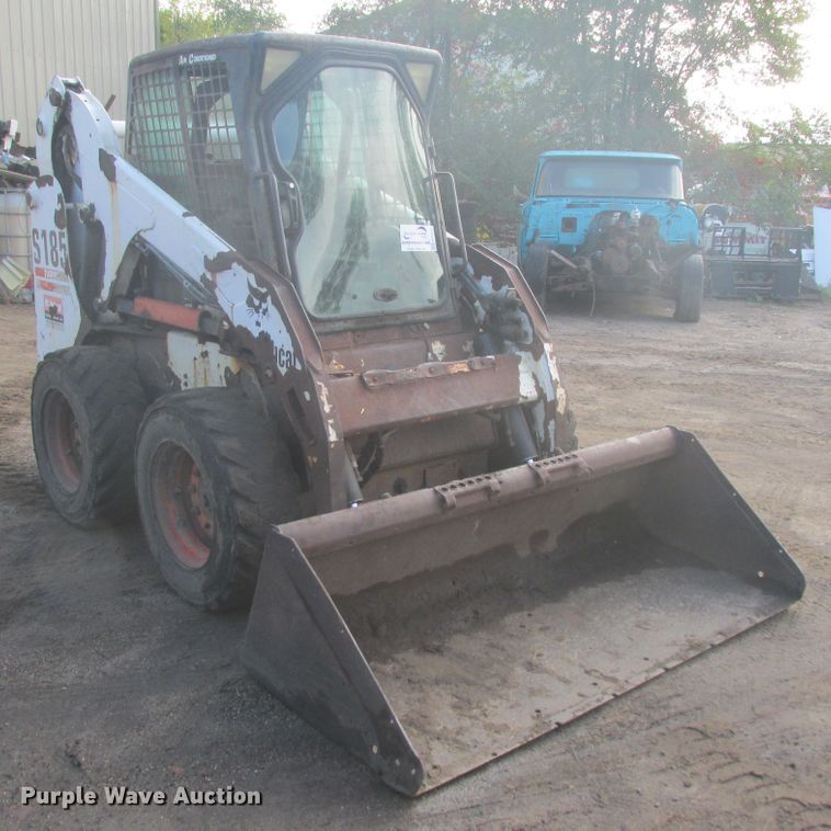 image for item DA8327 2002 Bobcat S185 skid steer
