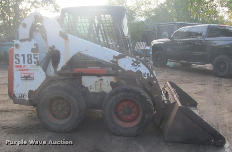 image for item DA8327 2002 Bobcat S185 skid steer