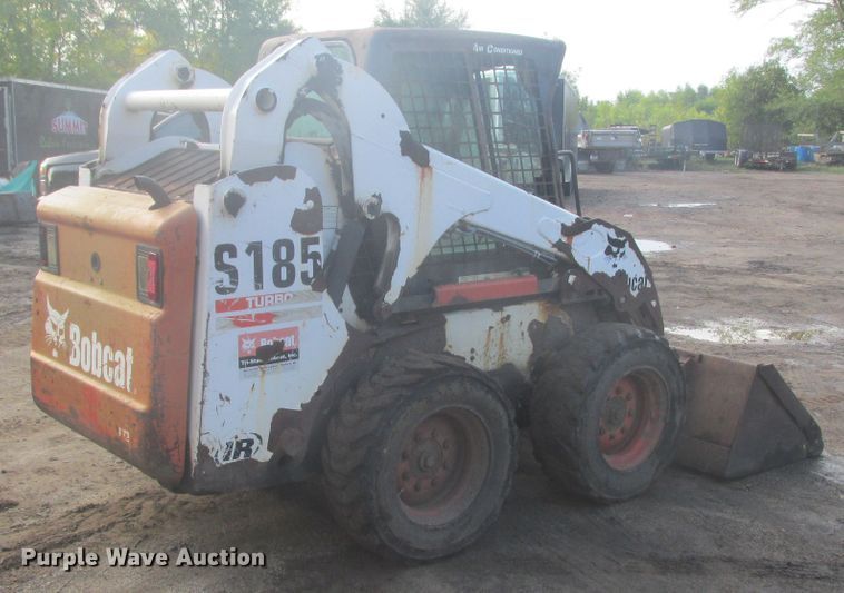 image for item DA8327 2002 Bobcat S185 skid steer