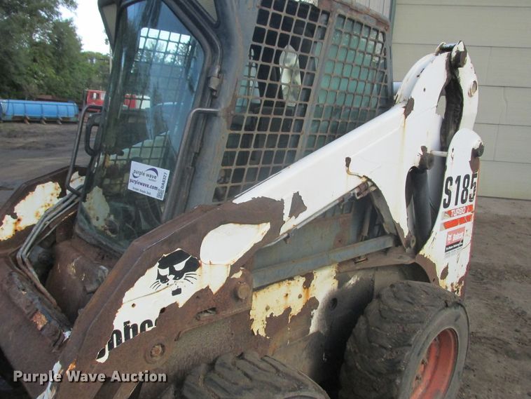 image for item DA8327 2002 Bobcat S185 skid steer