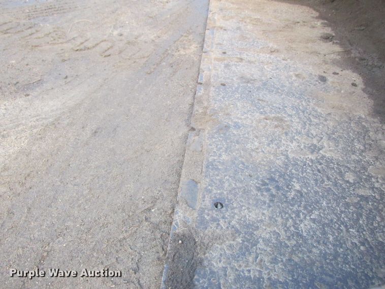 image for item DA8327 2002 Bobcat S185 skid steer