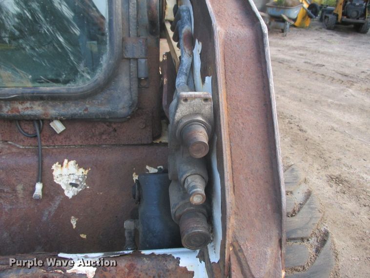image for item DA8327 2002 Bobcat S185 skid steer