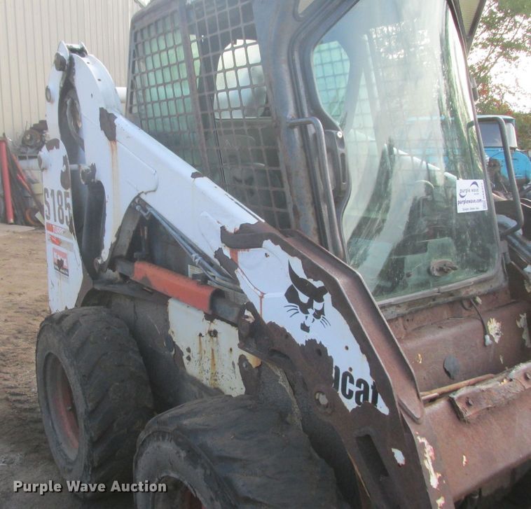 image for item DA8327 2002 Bobcat S185 skid steer