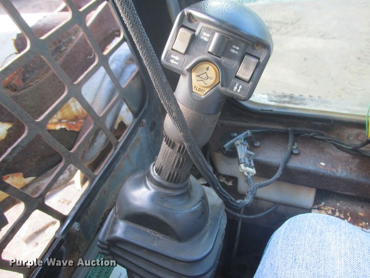 image for item DA8327 2002 Bobcat S185 skid steer