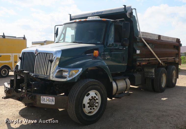 image for item DB10188 2006 International 7400 dump truck