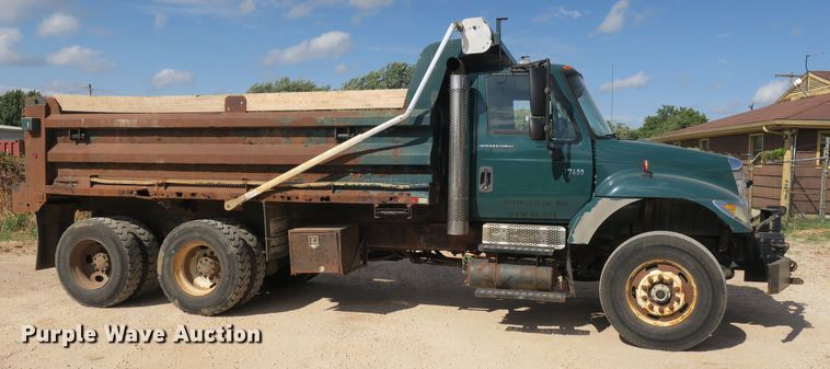 image for item DB10188 2006 International 7400 dump truck