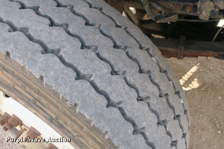 image for item DB10188 2006 International 7400 dump truck