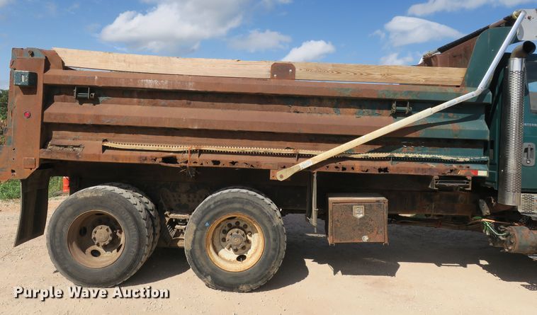image for item DB10188 2006 International 7400 dump truck