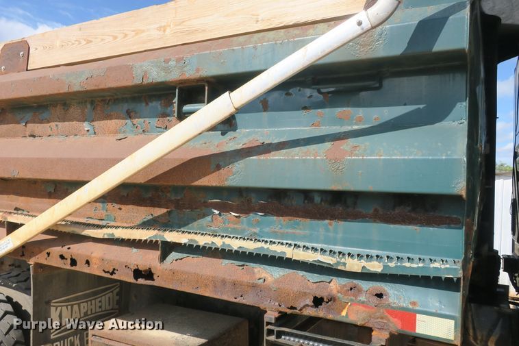 image for item DB10188 2006 International 7400 dump truck