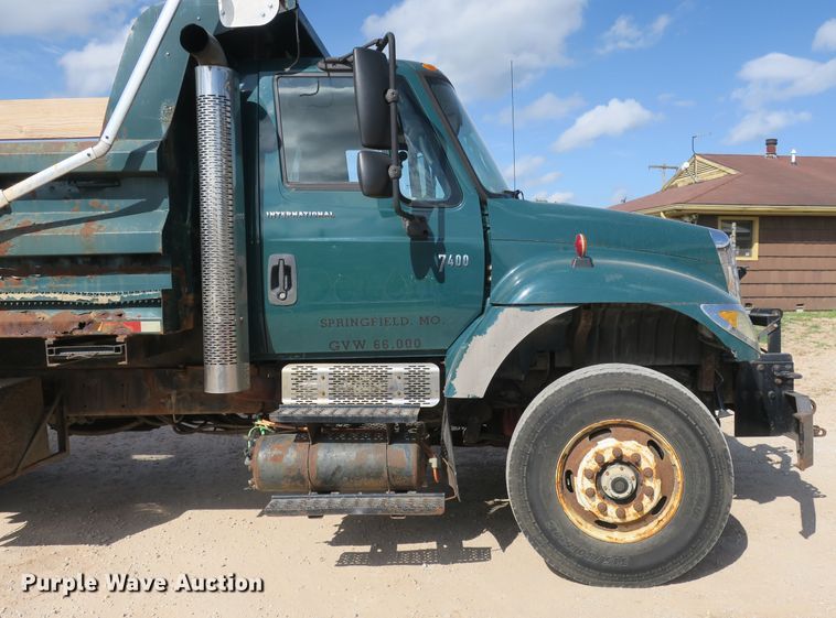 image for item DB10188 2006 International 7400 dump truck