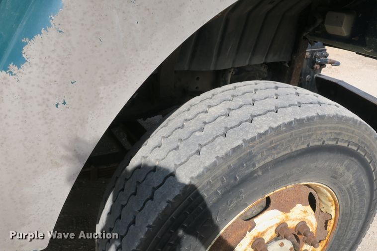 image for item DB10188 2006 International 7400 dump truck