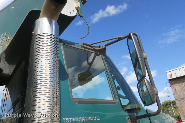 image for item DB10188 2006 International 7400 dump truck