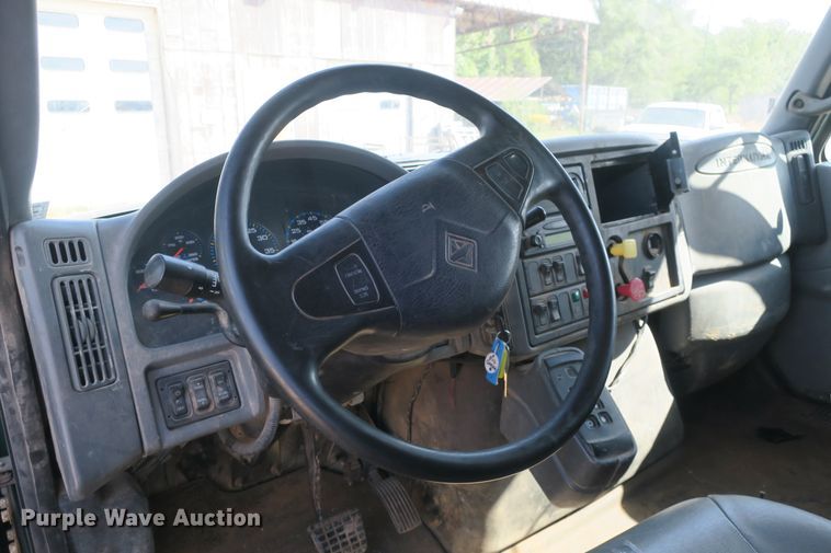 image for item DB10188 2006 International 7400 dump truck