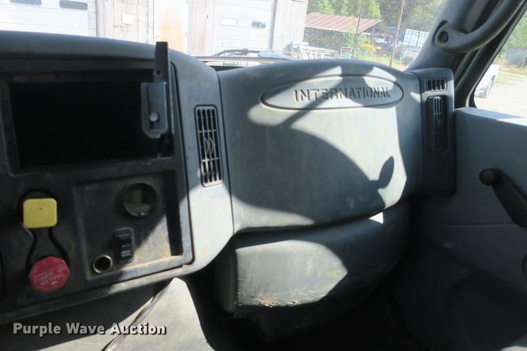 image for item DB10188 2006 International 7400 dump truck