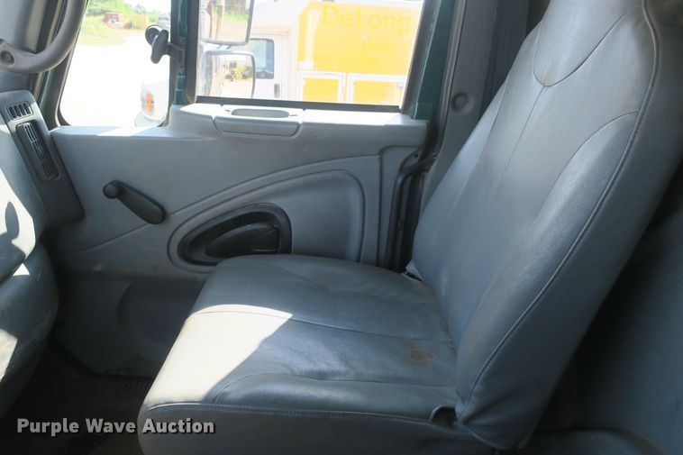 image for item DB10188 2006 International 7400 dump truck