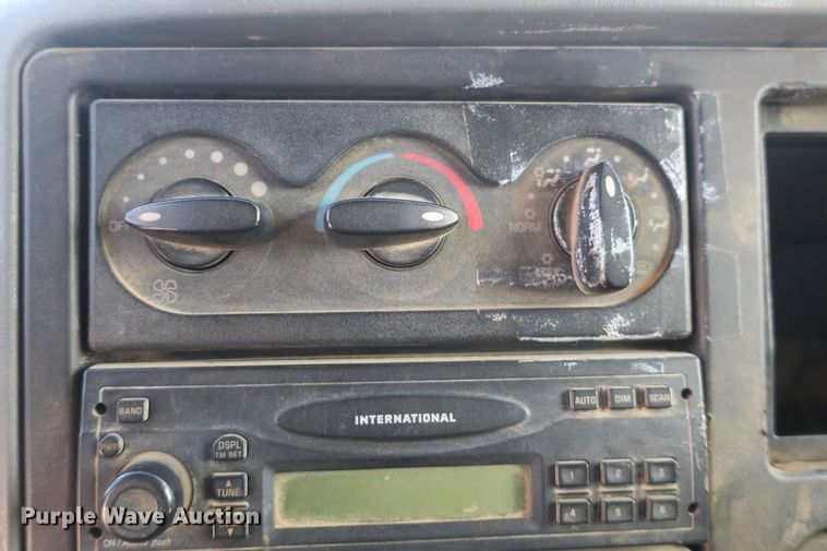 image for item DB10188 2006 International 7400 dump truck