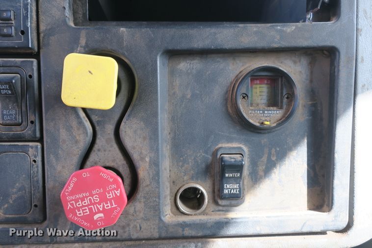 image for item DB10188 2006 International 7400 dump truck