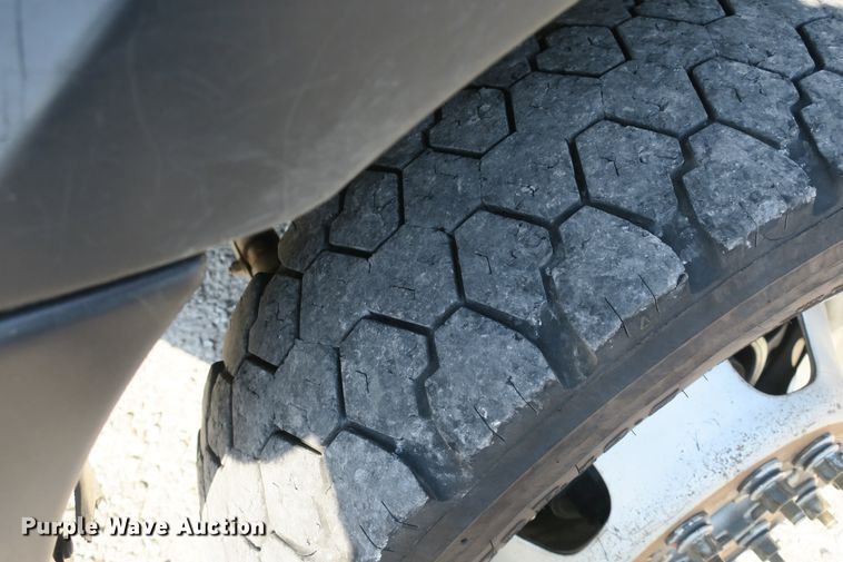 image for item DB10198 2013 Dodge Ram 5500 bucket truck