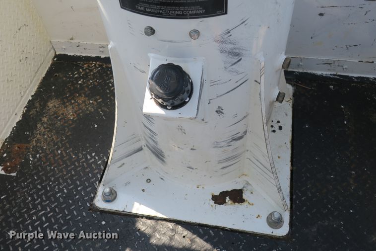 image for item DB10198 2013 Dodge Ram 5500 bucket truck