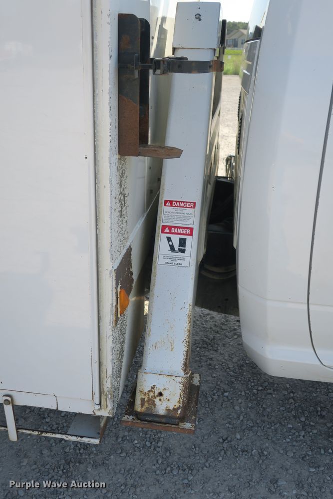 image for item DB10198 2013 Dodge Ram 5500 bucket truck