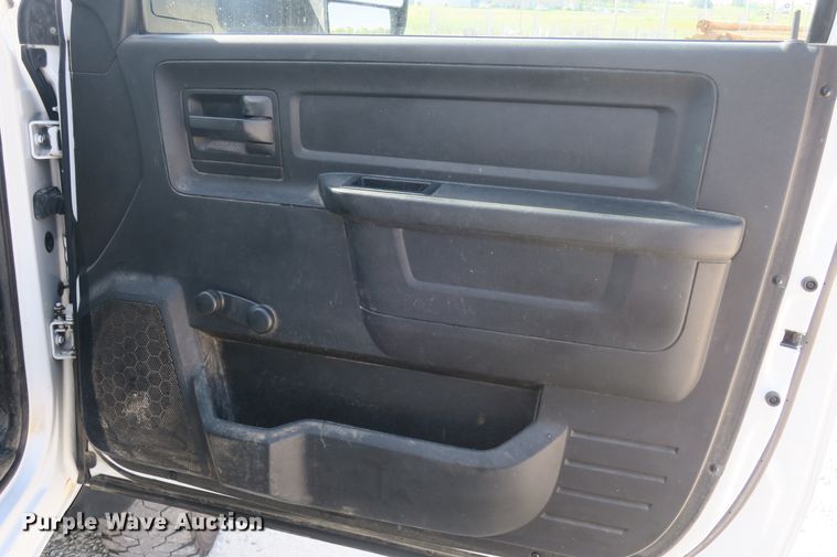 image for item DB10198 2013 Dodge Ram 5500 bucket truck