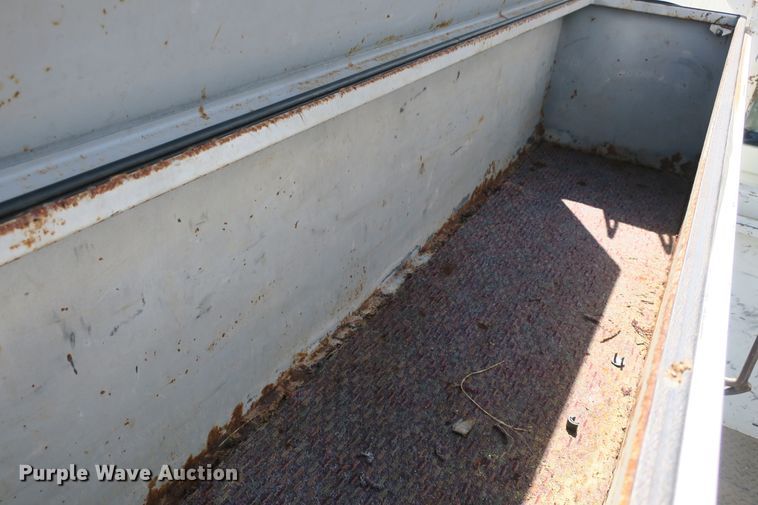 image for item DB10199 2005 International 7400 bucket truck