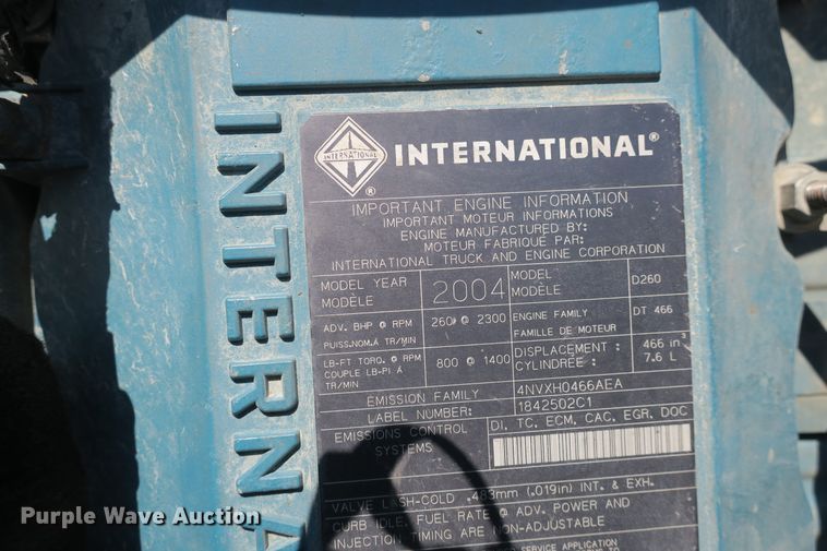 image for item DB10199 2005 International 7400 bucket truck