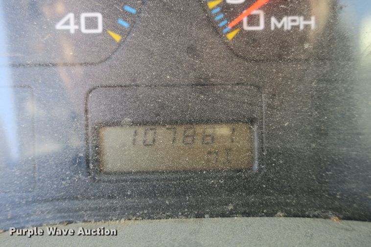 image for item DB10199 2005 International 7400 bucket truck