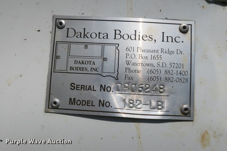 image for item DB10199 2005 International 7400 bucket truck