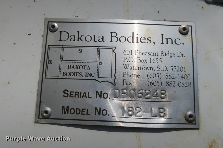 image for item DB10199 2005 International 7400 bucket truck