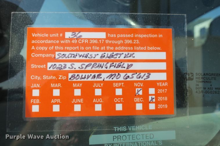 image for item DB10199 2005 International 7400 bucket truck