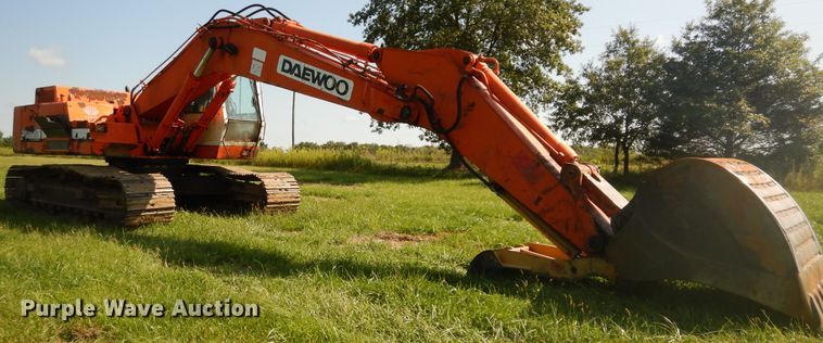 image for item DC8681 1998 Daewoo Solar 330-III excavator