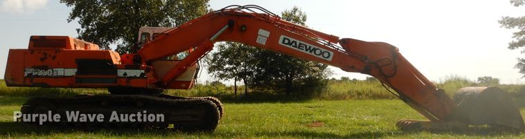 image for item DC8681 1998 Daewoo Solar 330-III excavator