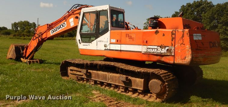 image for item DC8681 1998 Daewoo Solar 330-III excavator