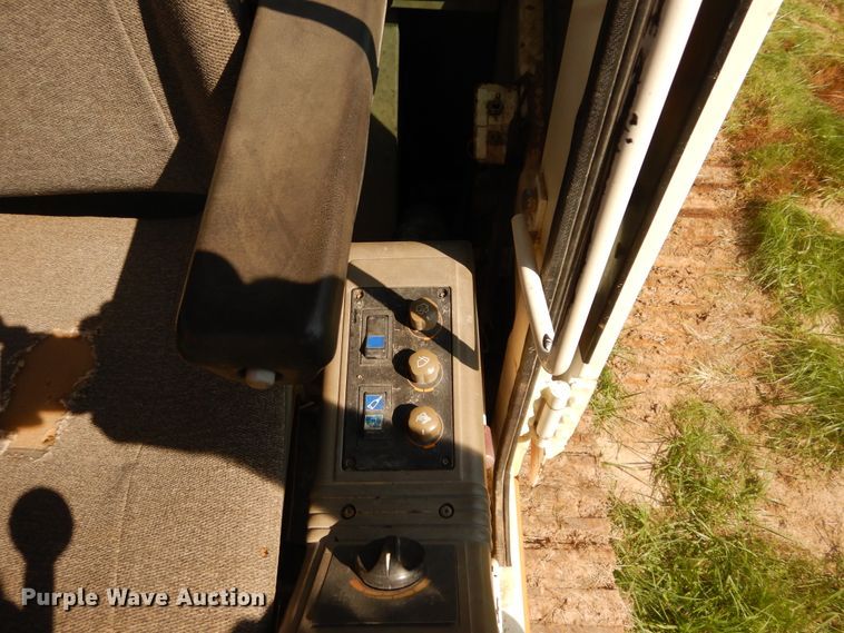 image for item DC8681 1998 Daewoo Solar 330-III excavator