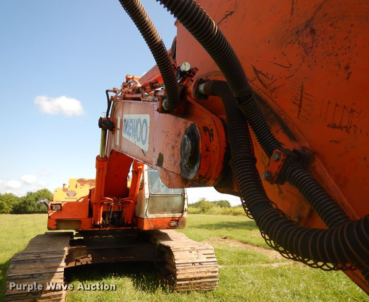 image for item DC8681 1998 Daewoo Solar 330-III excavator