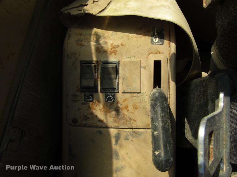 image for item DD3005 1993 Caterpillar 325L excavator