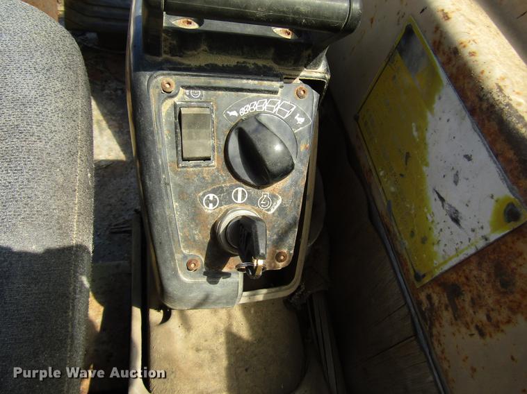 image for item DD3005 1993 Caterpillar 325L excavator